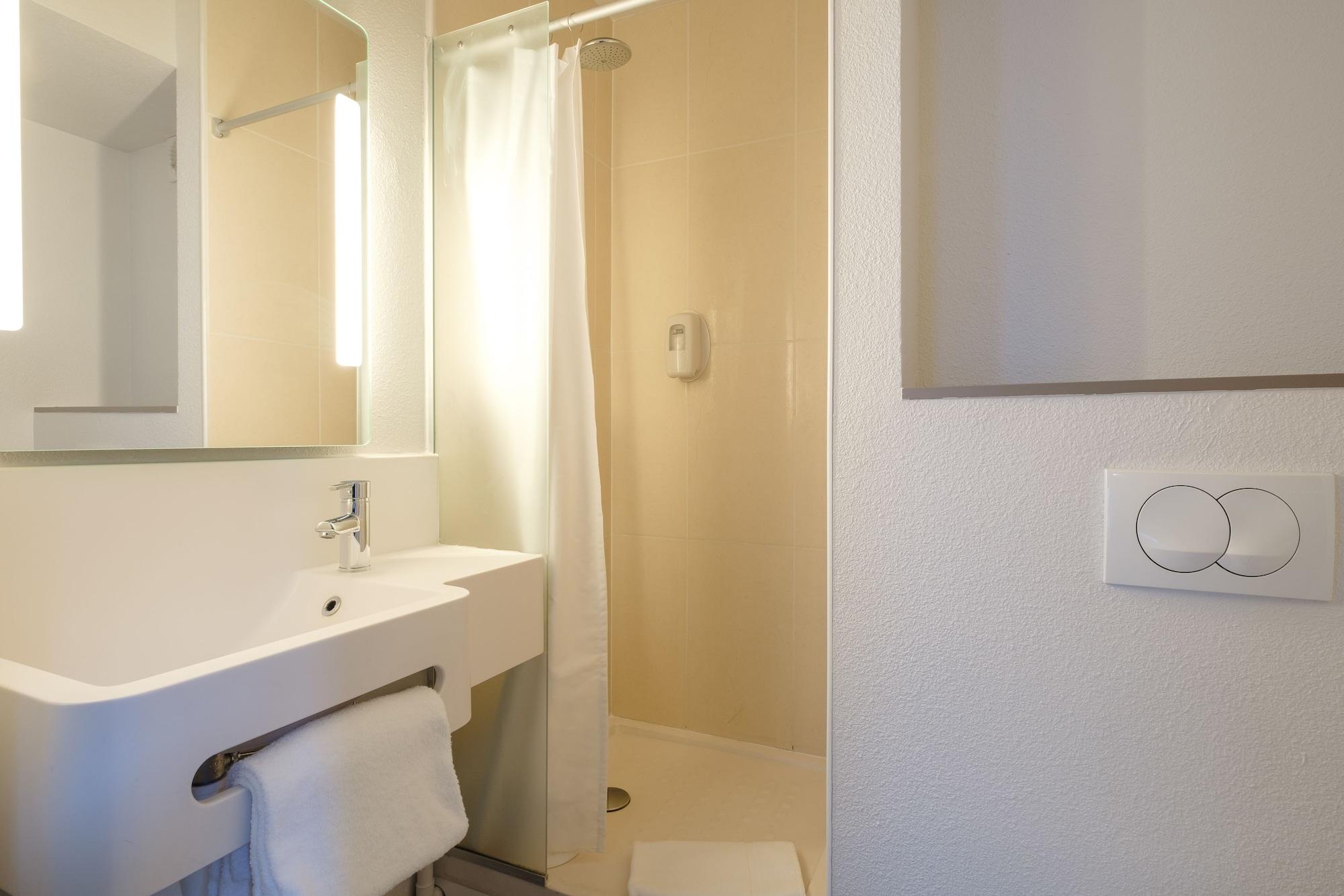 B&B Hotel Lille Tourcoing Centre Dış mekan fotoğraf